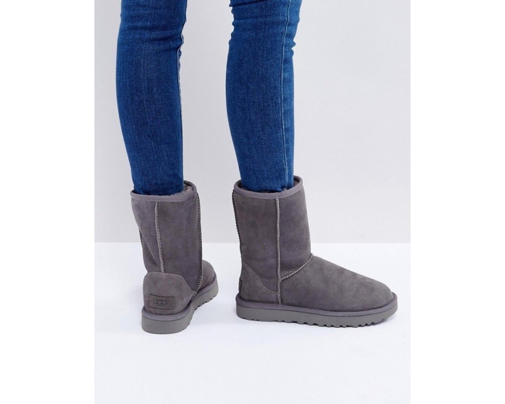 Купить UGG Classic Short II Grey
