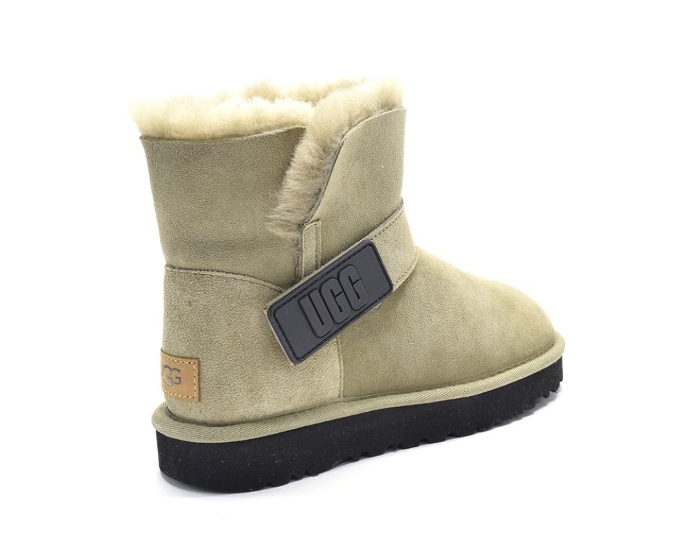 Купить UGG Mini Bailey Graphic Logo Suede Olive