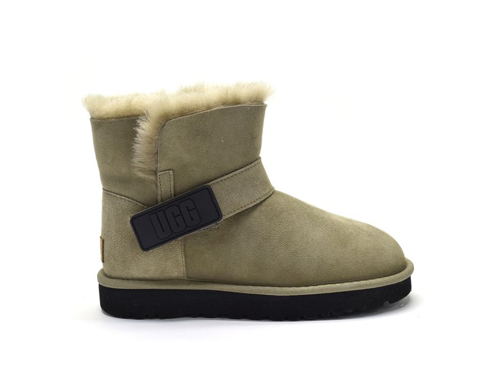 Купить UGG Mini Bailey Graphic Logo Suede Olive