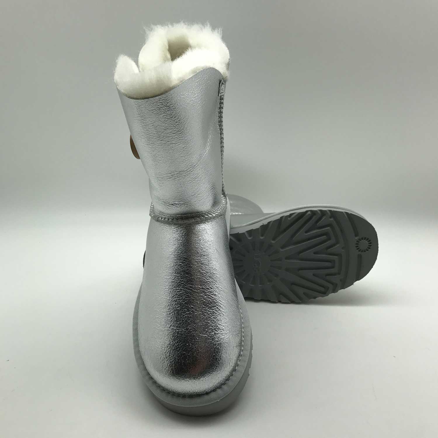 UGG BAILEY BUTTON SILVER