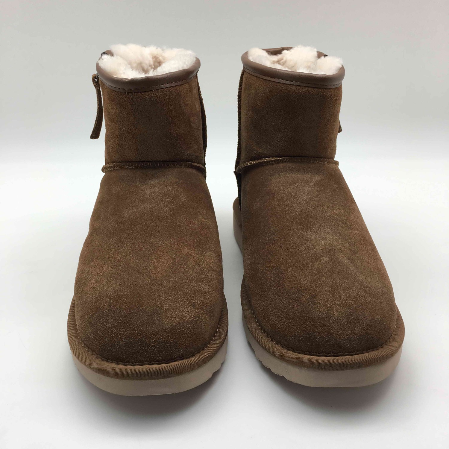 UGG Mini Zip Man Chocolate