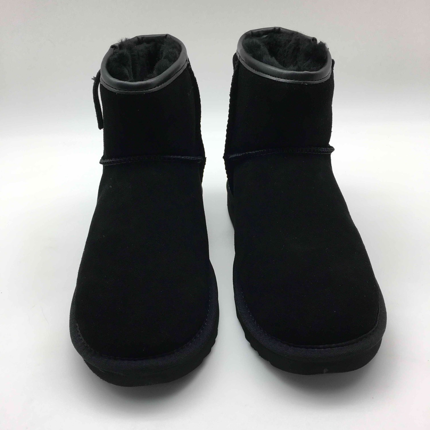 UGG Mini Zip Man Black