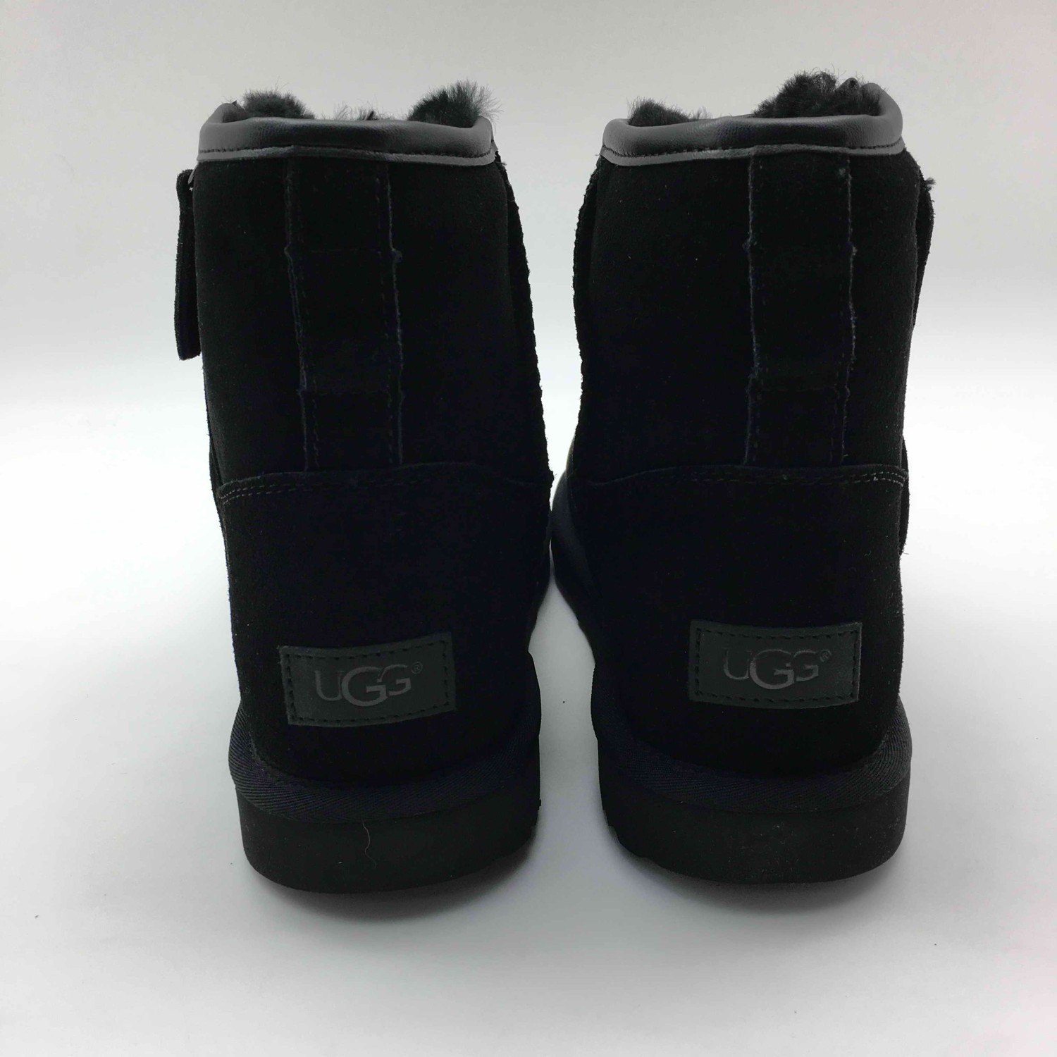 UGG Mini Zip Man Black