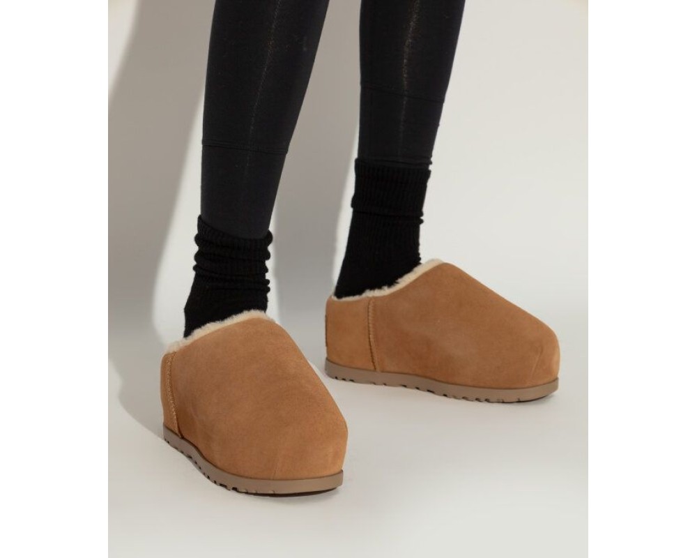 Купить UGG Pumped Slide Chestnut