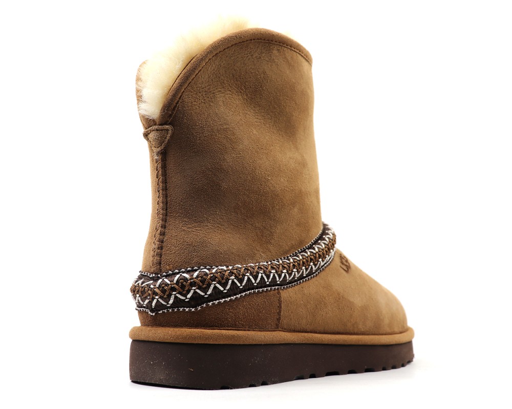 Купить UGG Classic Short Cresent Chestnut