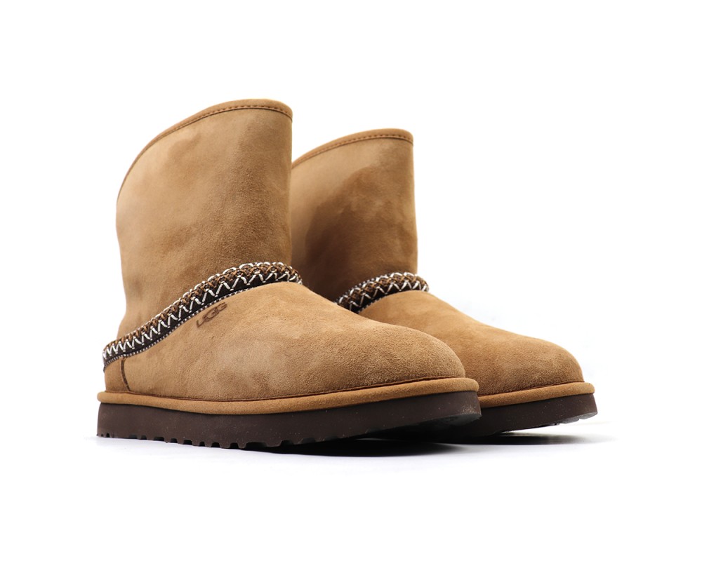 Купить UGG Classic Short Cresent Chestnut
