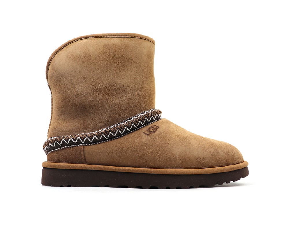 Купить UGG Classic Short Cresent Chestnut