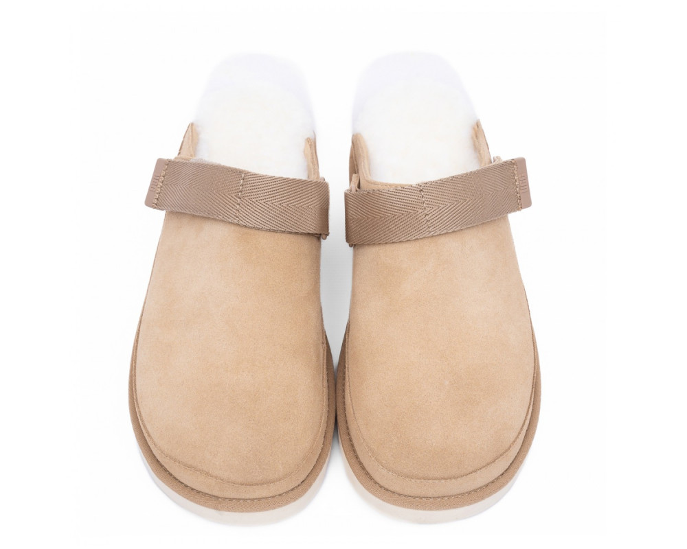 UGG Goldenstar Clog Sand