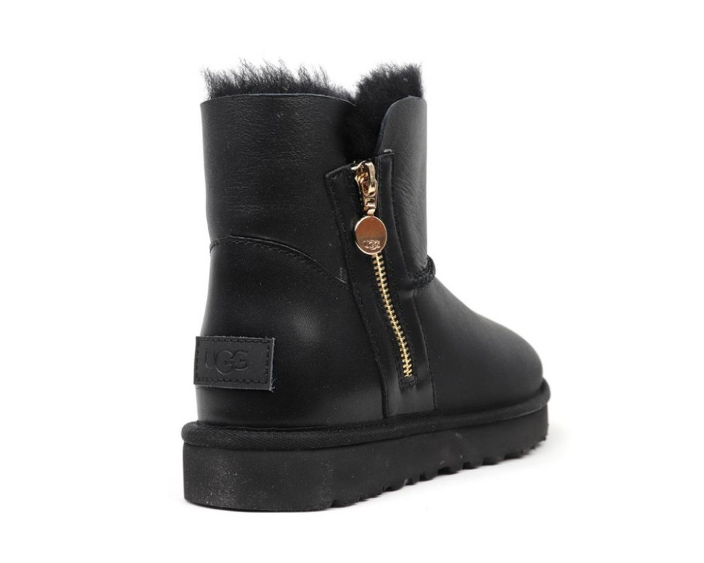 UGG Bailey Zip Mini Black