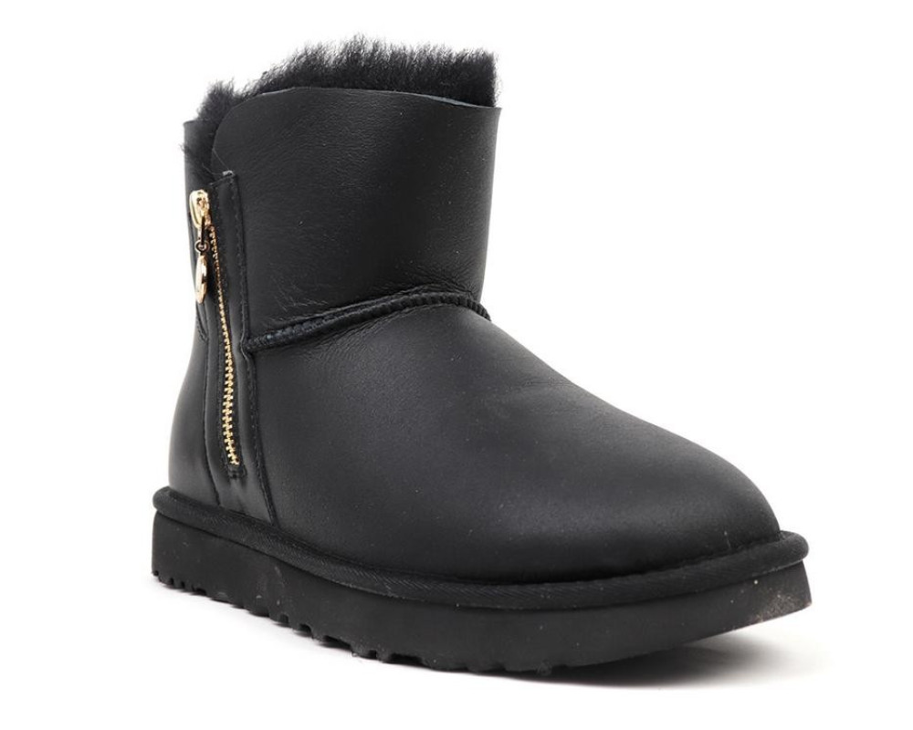 UGG Bailey Zip Mini Black