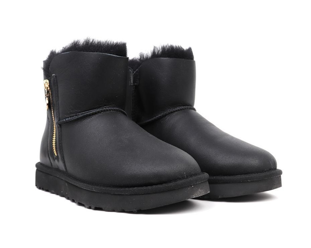 UGG Bailey Zip Mini Black