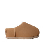 UGG Pumped Slide Chestnut
