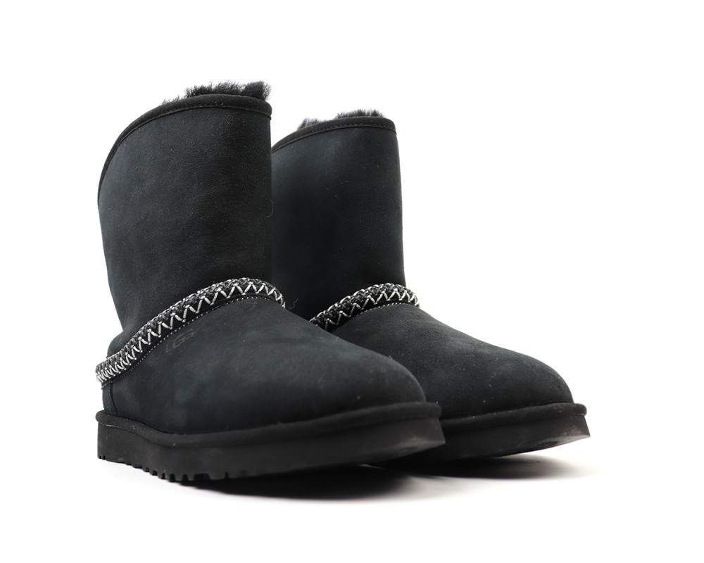 UGG Classic Short Cresent Black